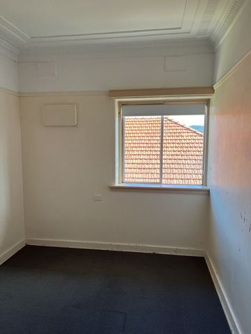 Charming Two Bedroom Unit in the Heart of West End - Rent increase to $550 on 24/04/2026 - Photo 5