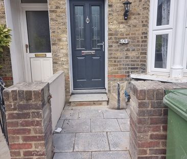 5 Bed Terraced House, Leahurst Road, SE13 - Photo 3