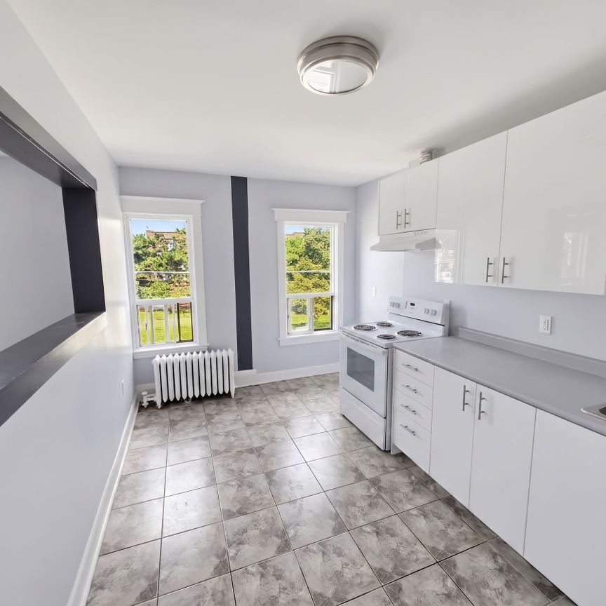 For Lease - 8 Ottawa Street Unit# 8, Hamilton, Ontario - Photo 1