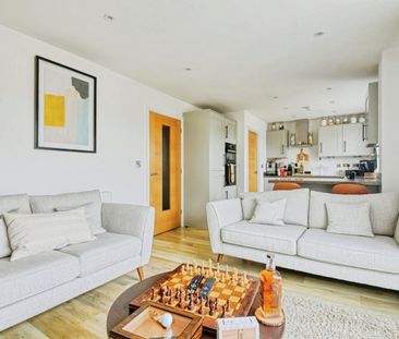 4 bedroom House To Let - Photo 2