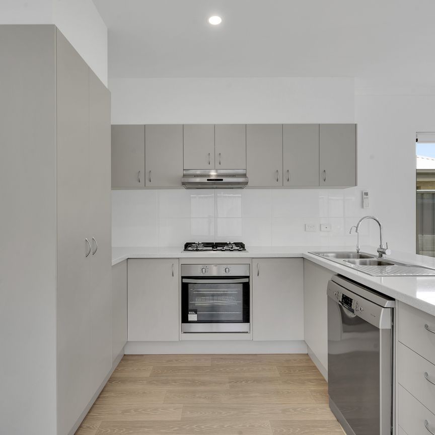 3B Page Court, Pooraka SA 5095 - House For Rent - $620 | Domain - Photo 1