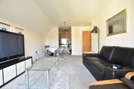 2 bedroom apartment to rent - Photo 2