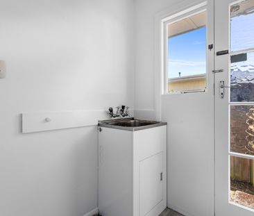 Comfortable 3-Bedroom Home – Lawns Included! Halswell - Photo 5