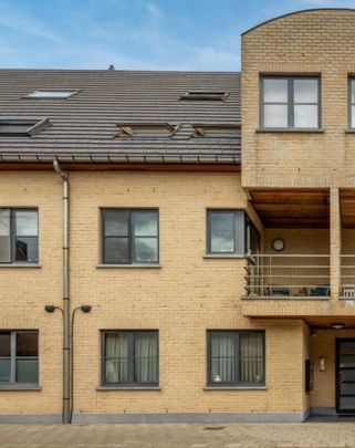 Instapklaar appartement met garage en kelderberging - Photo 1