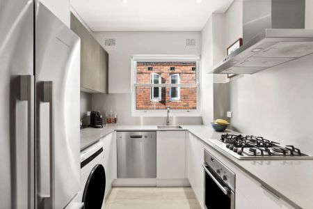 Unit 4/2 Paul Street, Bondi Junction. - Photo 2