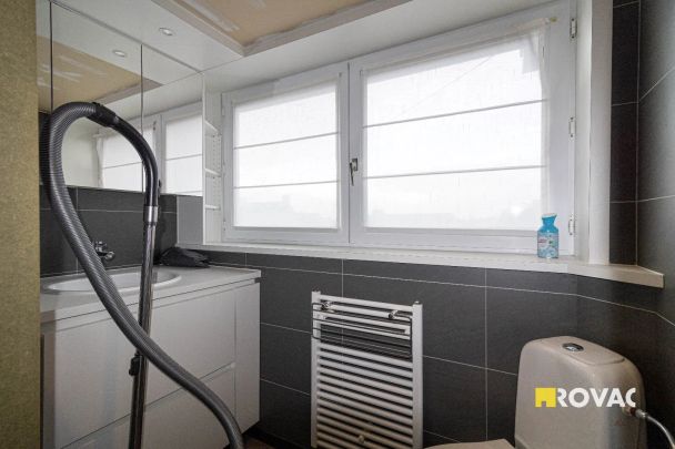 Recent gerenoveerde en rustig gelegen halfopen woning met tuin en garage - VRIJ VANAF 01/03/2026 - Photo 1