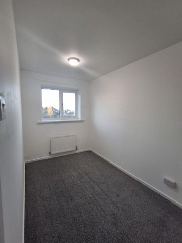 2 bedroom end of terrace house to rent - Photo 4