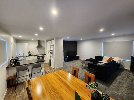 Recently renovated 3BR Home - Photo 4