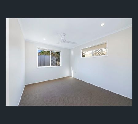 13 Hilltop Parade, Avoca, Qld 4670 - Photo 2