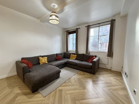 7 Oxford Road, Manchester, Lancs, M1 - Photo 2