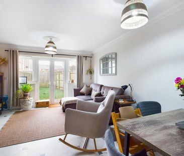 2 bedroom end of terrace house to rent - Photo 2