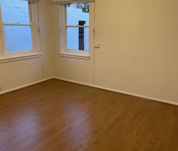 Spacious Home in the heart of Moorabbin - Photo 3