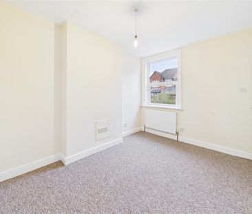 2 bedroom Semi-detached house to rent - Photo 3