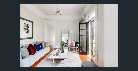 Single level terrace in sought after local - Photo 2