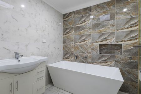 12 Charles Todd Crescent, Werrington County - Photo 4