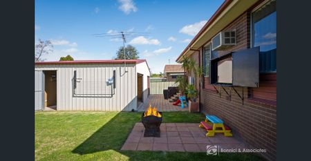 MOVE-IN READY HOME IN A CONVENIENT LOCATION - Photo 4