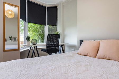 4 bedroom terraced house to rent - Photo 2