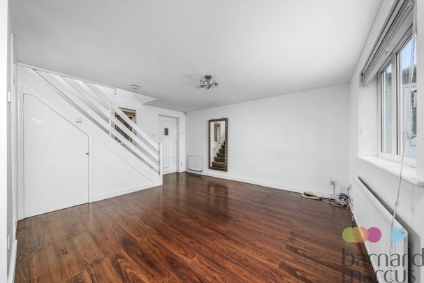 Marshalls Close, London - Photo 1