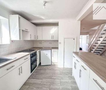Brewster Close, Canvey Island, SS8 - Photo 4