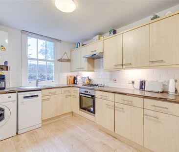 4 sharers can apply! A spacious four double bedroom first and secon... - Photo 5