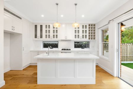 Stunning 4 Bedroom Home in the Heart of Rosebery - Photo 4