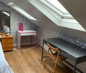 Parkvale, Dublin - Photo 1