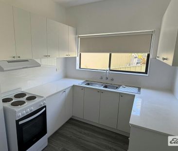 Freshly Renovated Two-Bedroom property – Prime Wollongong Location! - Photo 2