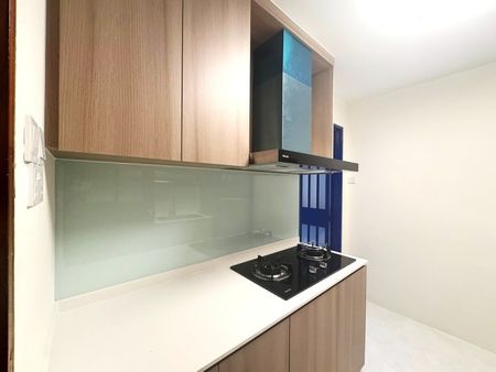 Prestige renovated living. 1km to Raffles Girls' and Nanyang. - Photo 4
