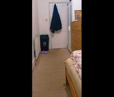 Room in a Shared House, Barry Road, SE22 - Photo 2