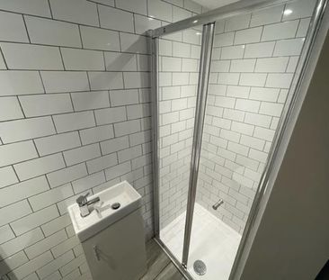 4 bedroom private hall to rent - Photo 5