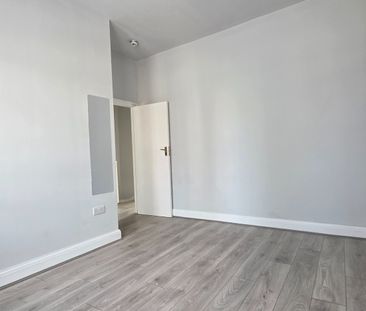 3 Bed Terraced House, Leigh Road, E6 - Photo 6