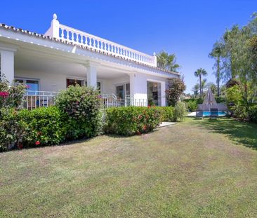 Detached Villa in Marbesa - Photo 1