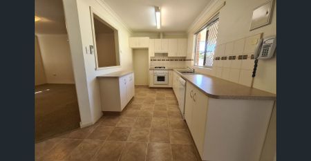 Double Brick Family Home - Photo 4