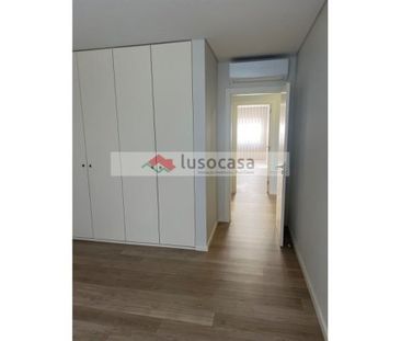 3 room luxury Apartment for rent in Amadora, Lisbon - Photo 1