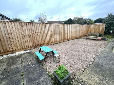 Kingsdown Crescent, Dawlish, EX7 - Photo 2
