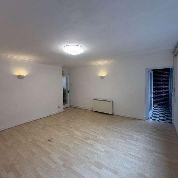 Bury New Road, Salford, M7 - Photo 1