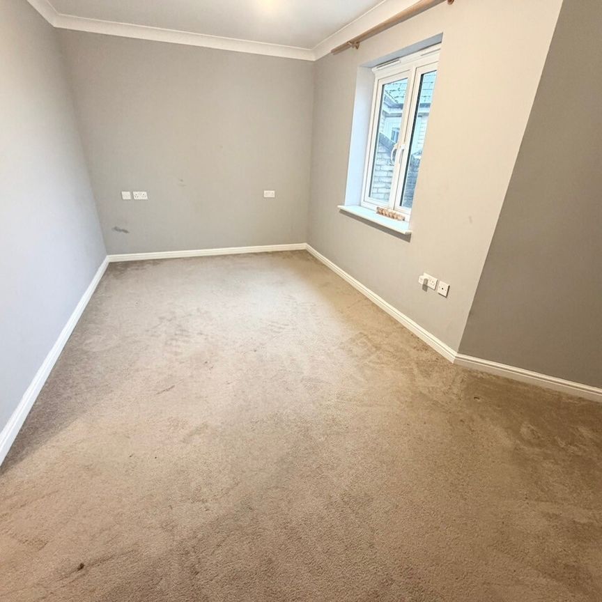 Hawkes Road, Witham, CM8 - Photo 1