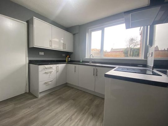 4 bedroom terraced house to rent - Photo 1