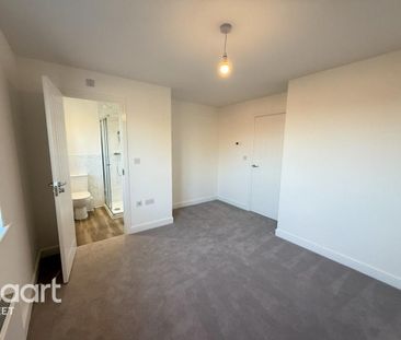 3 bedroom semi-detached house to rent - Photo 2