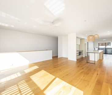 Modern Coastal Living with Rooftop Terrace - Photo 3