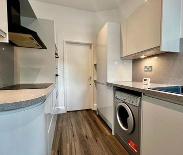 3 bedroom end of terrace house to rent - Photo 4