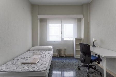 Carrer de Baldoví, Valencia, Valencian Community 46002 - Photo 5