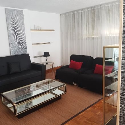 Se alquila para todo el año apartamento en Benidorm - Photo 1