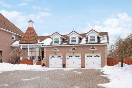 For Lease - 1 Grovepark Street, Richmond Hill, Ontario - Photo 3