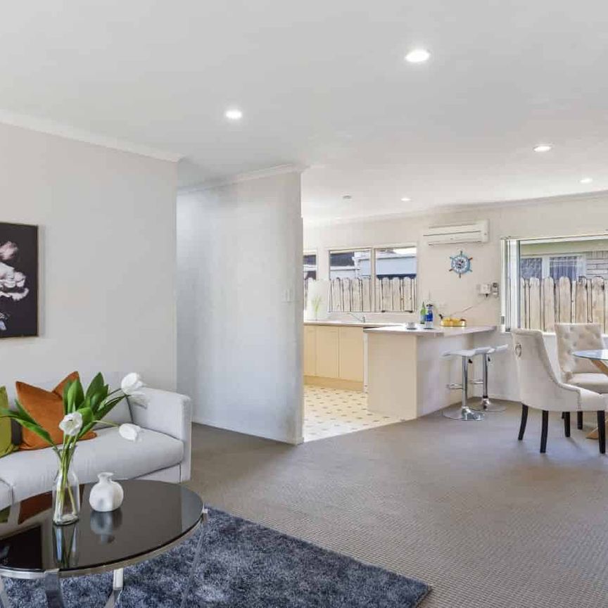 Spacious 4-Bedroom Home in Papakura - Photo 1