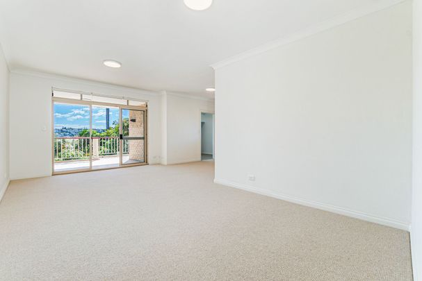 Stylishly Updated North Facing Oversized Two Bedroom, Two Bathroom Apartment! - Photo 1