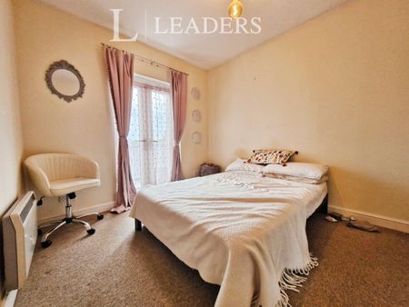 2 bedroom flat to rent Gosport Town Centre - Photo 2