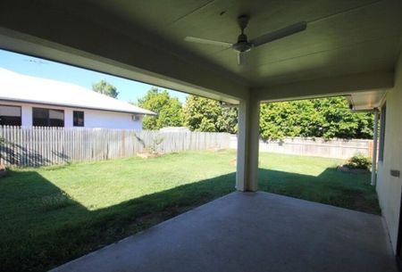 Nestled in Bushland Beach&colon; a 4-Bedroom Modern Comfort Home - Photo 4