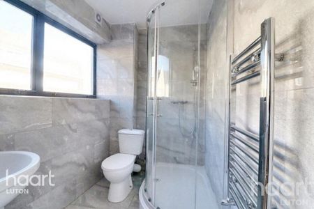 1 bedroom flat to rent - Photo 5