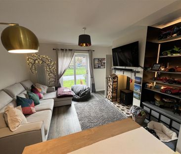 2 bedroom semi-detached bungalow to rent - Photo 2